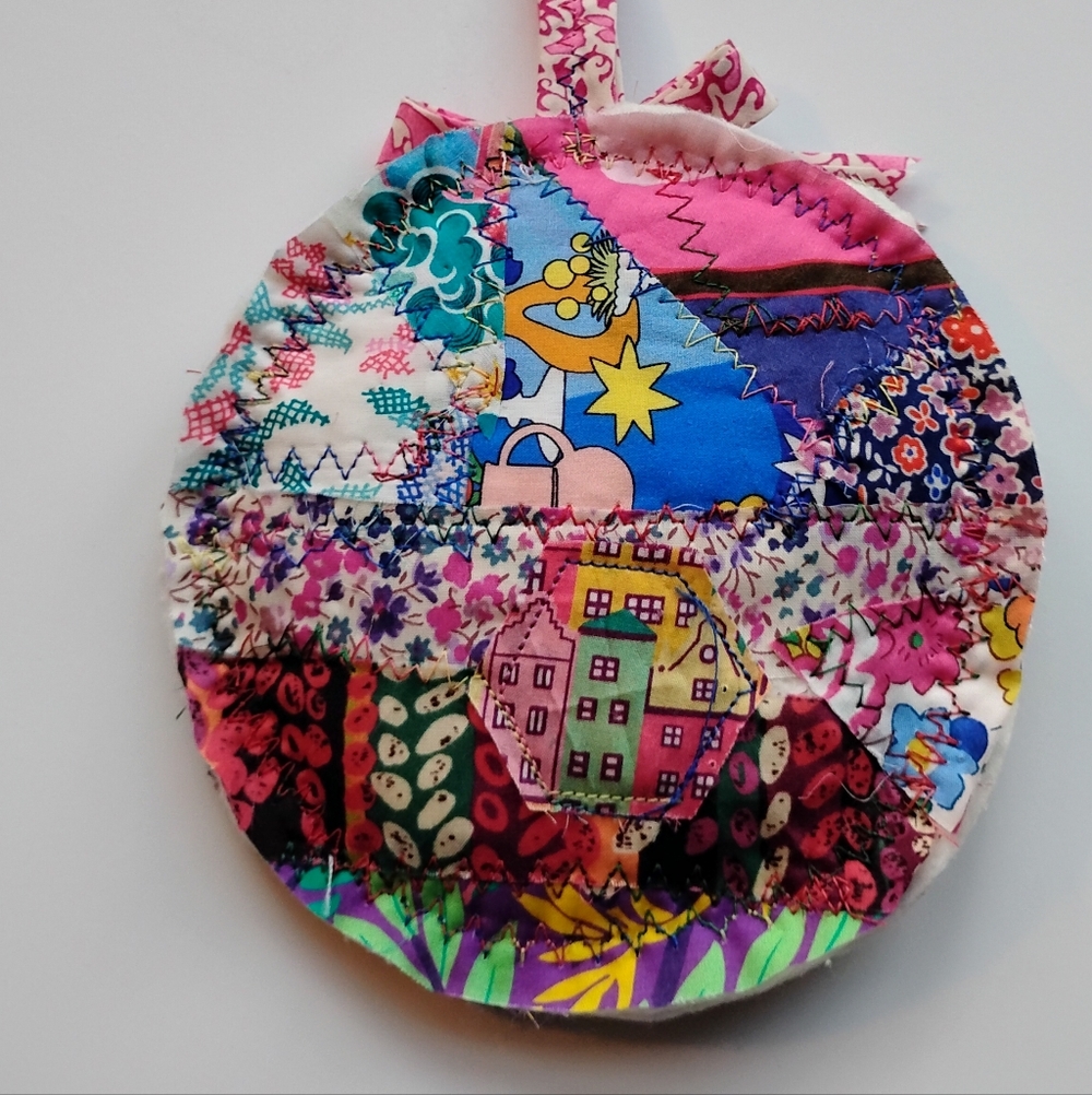 Liberty Art Fabric Tana Lawn Bag Charm Crazy Quilt Patchwork Pomeranian Dog - Picture 3 of 10